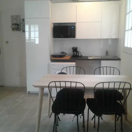 Studio Cabine 4 Pers + Balcon A 250m Plage Pereire 公寓
